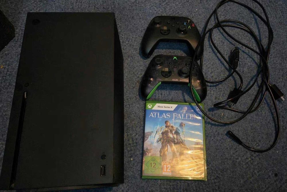 Konsola XBOX Series X 1TB 2 kontrolery + gra