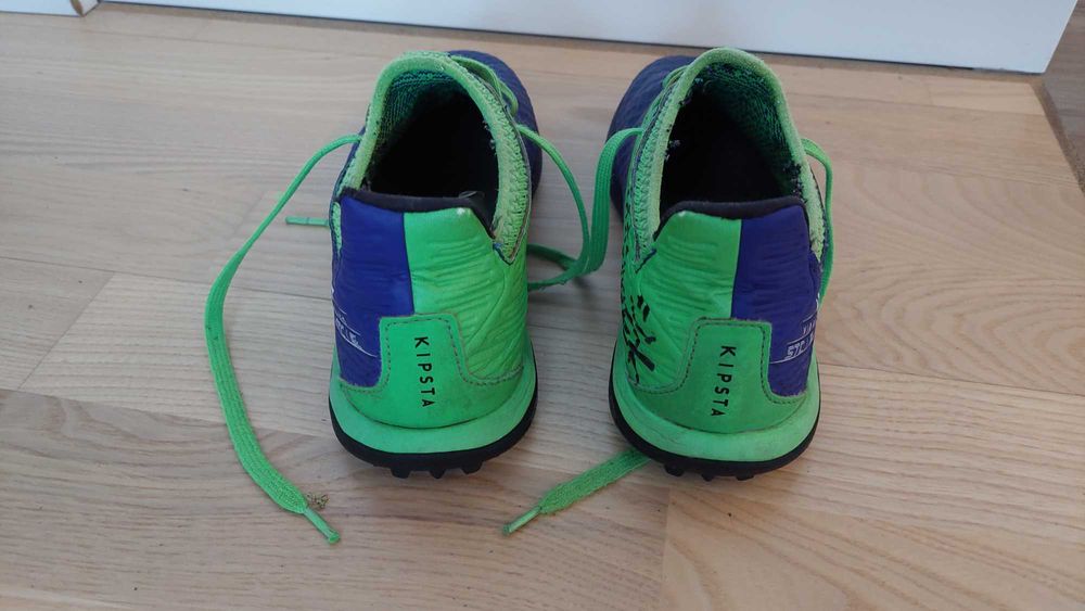 Buty r35 piłka nożna Kipsta Viralto III TF twarda nawierzchnia turfy