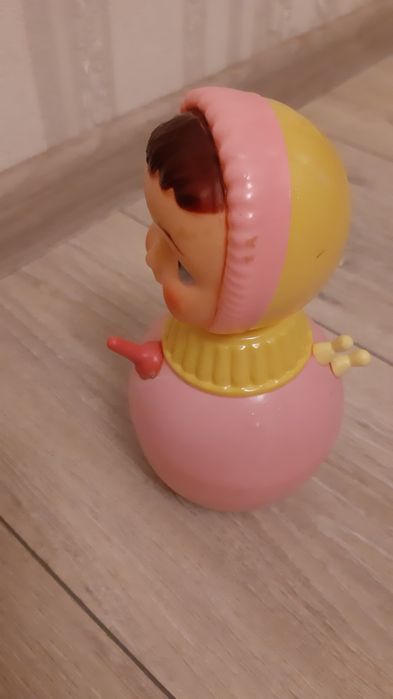 Игрушка-неваляшка