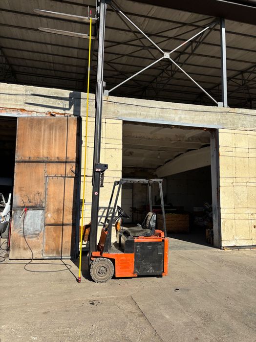 Електричний навантажувач