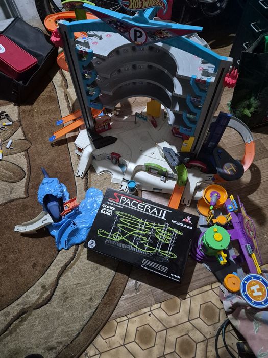 Mega Garaż Hot Wheels i inne