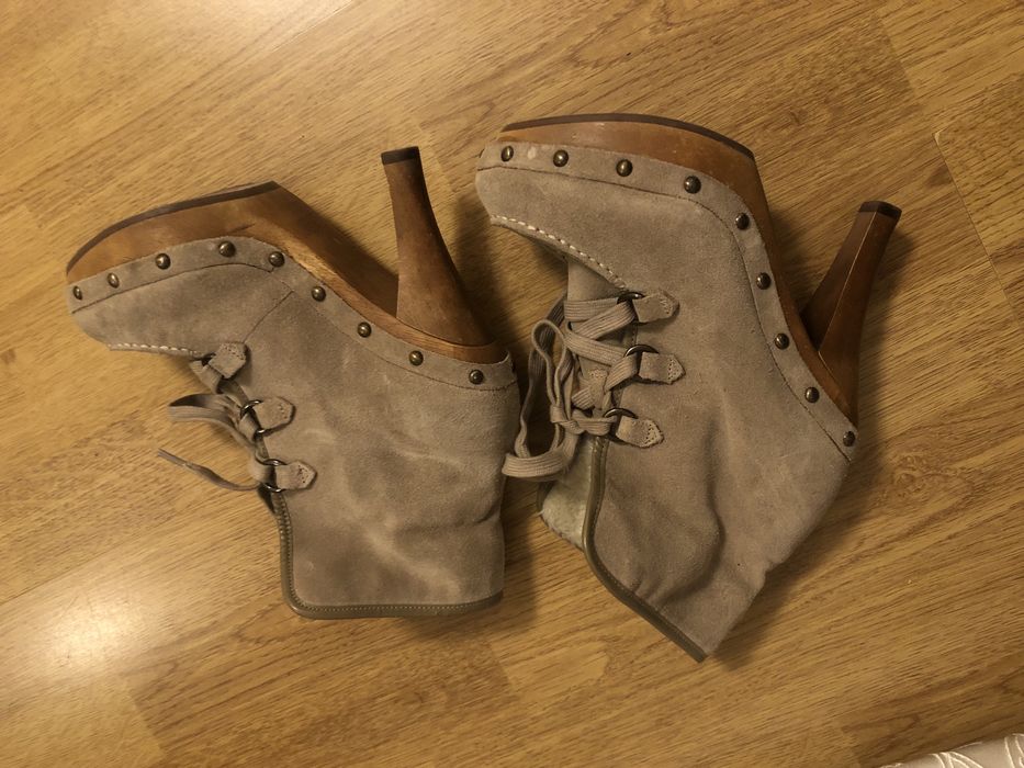 Buty zamszowe damskie Guess 36