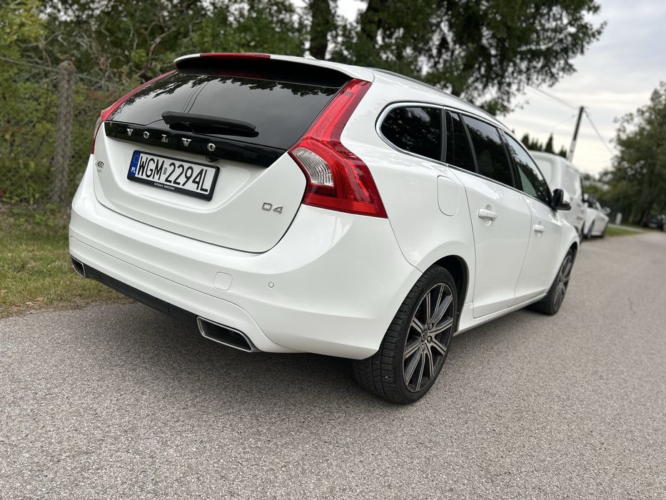 Volvo v60 D4  biturbo SUMMUM FULL OPCJA NOWY ROZRZAD, Turbo