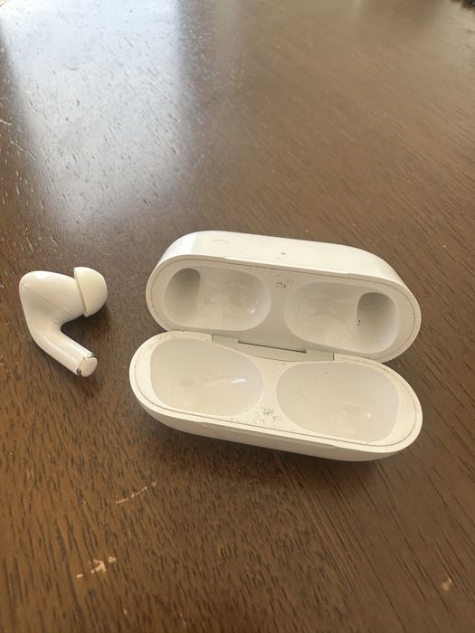 AirPods Pro 2ª geração (caixa + auricular esquerdo) – para peças / reparação