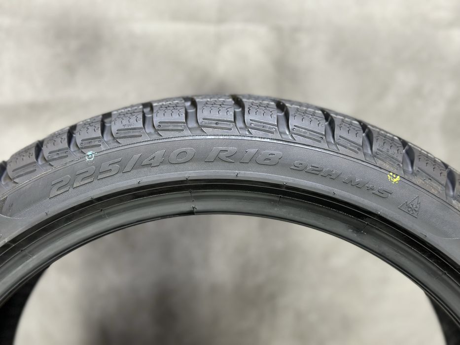 Нові зимові шини Pirelli Sottozero3 225/40 R18 92V AO