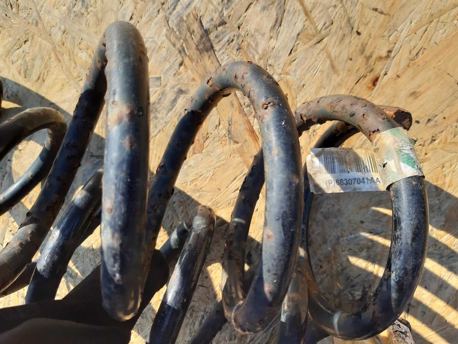 Sprężyna Dodge Ram 09-19r tył komplet