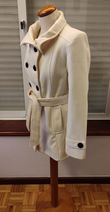 Casaco W52 Branco - S

- Tamanho (S)

Os portes são a cargo do comprad