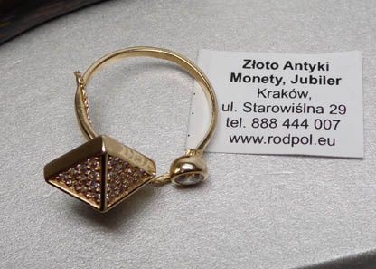 Złoty pierścionek piramida z cyrkoniami R. 15