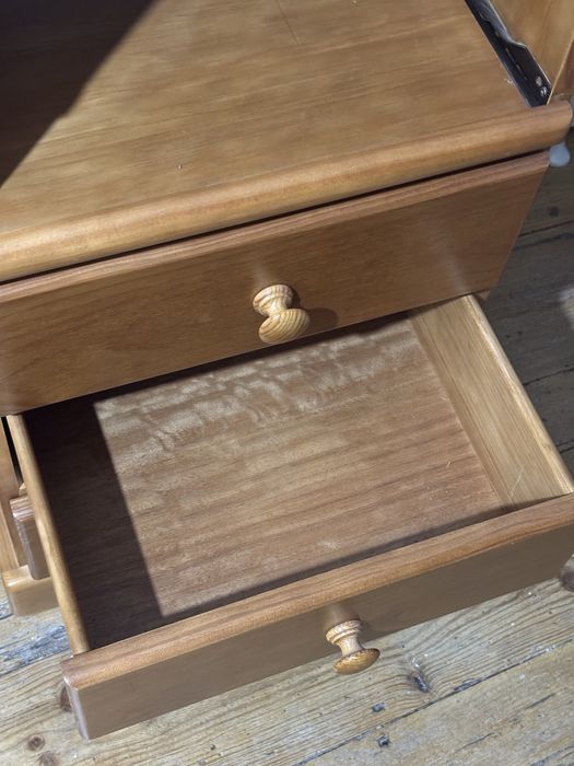 Secretaria de madeira