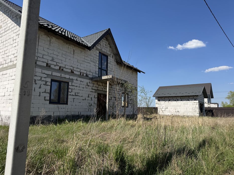Дім з гаражем 180 кв 5 кімнат 6 соток Гнідин Гнедин