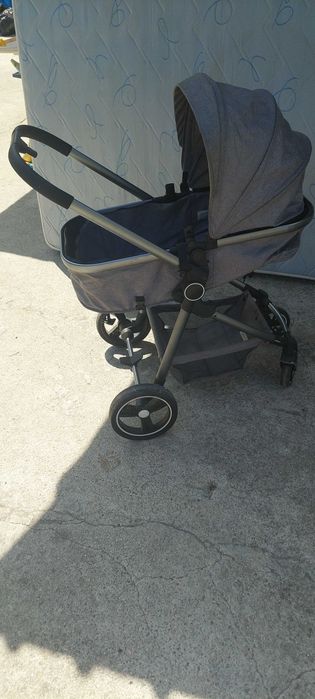 Carrinho  de Bebé
