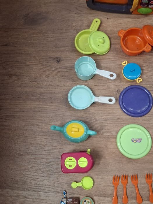 Acessórios para cozinha, micro-ondas, fruta, fogão, pratos, talheres