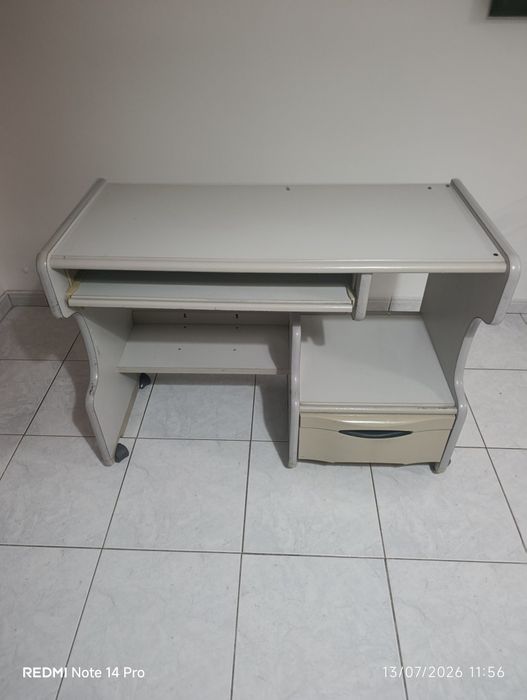 Secretária de computador