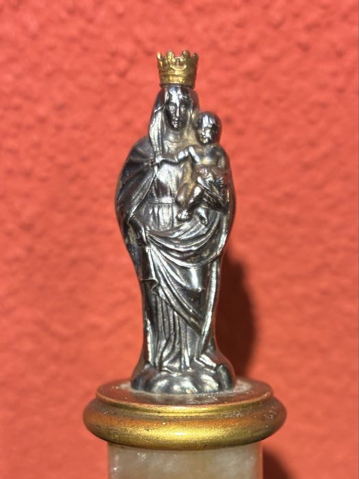 Nossa Senhora do Pilar em Prata base em mármore e metal dourado