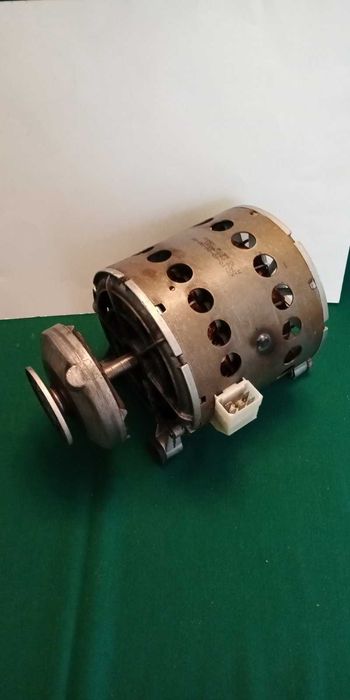 Двигатель (мотор для стиральной машины Candy P35 (Б/У 46000921 9272842: ...