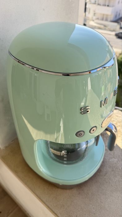 Máquina de Café de Filtro SMEG