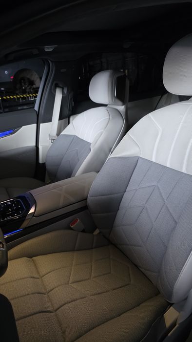 BMW i7 електромобіль