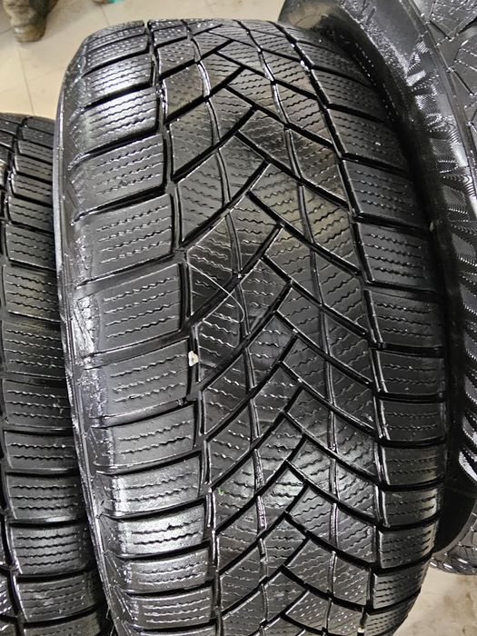 Зимняя резина 215-55-17 радиус 17 зима  поштучно
