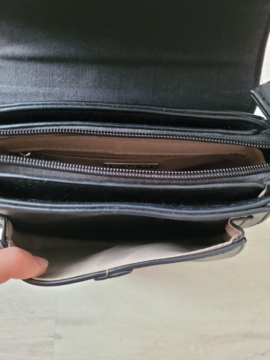 Mała torebka listonoszka