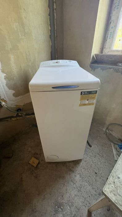 Продам пральну машинку Whirlpool