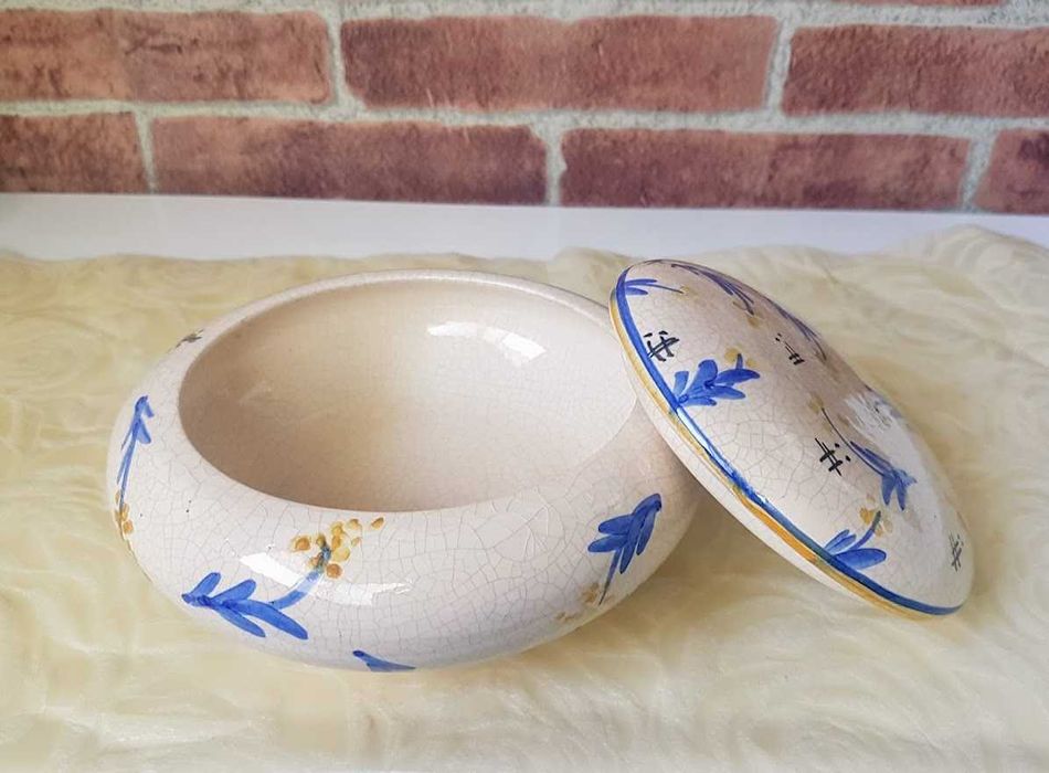 Taça com tampa circular porcelana decoração