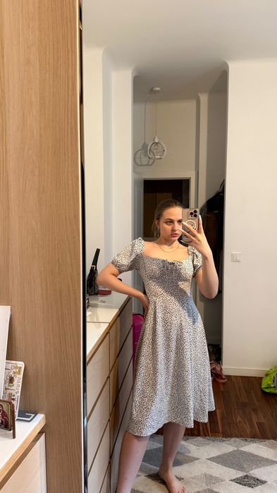 Sukienka przyjemna do ciała