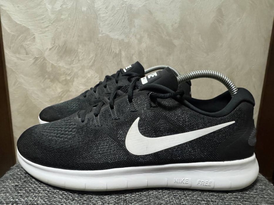 Nike Free Run чорні кросівки розмір 44 (UK 9, устілка 28 см)