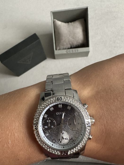 Guess наручний годинник