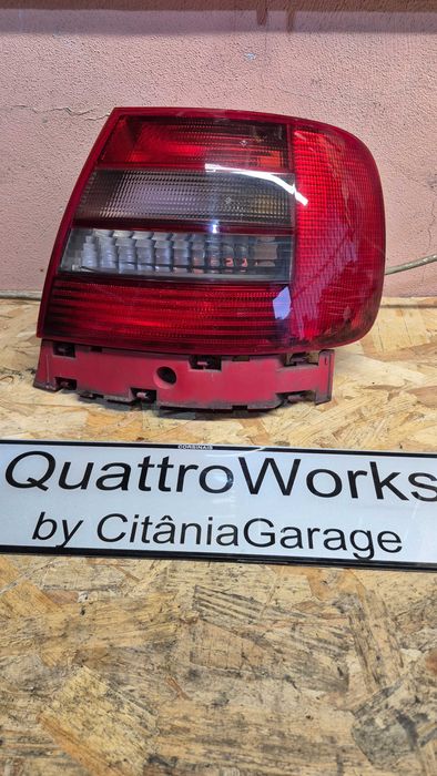 AUDI A4 B5 (8D)-Stop/Farolim DIREITO SEDAN/CARRO 1995 até 2000 *