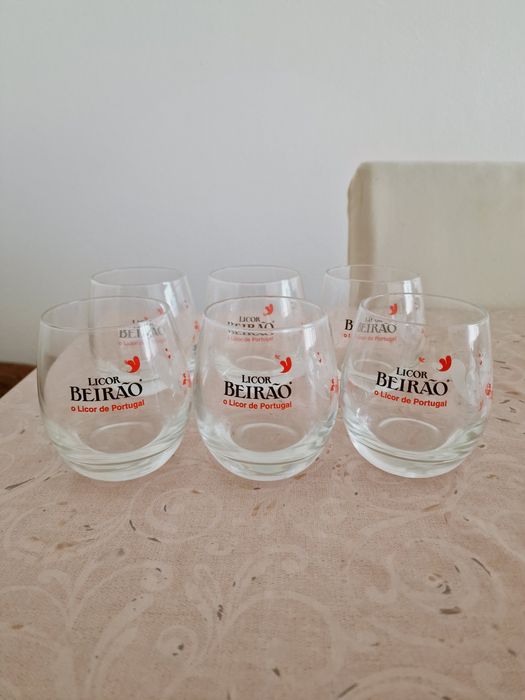 Conjunto de 8 Copos e Jarra Licor Beirão