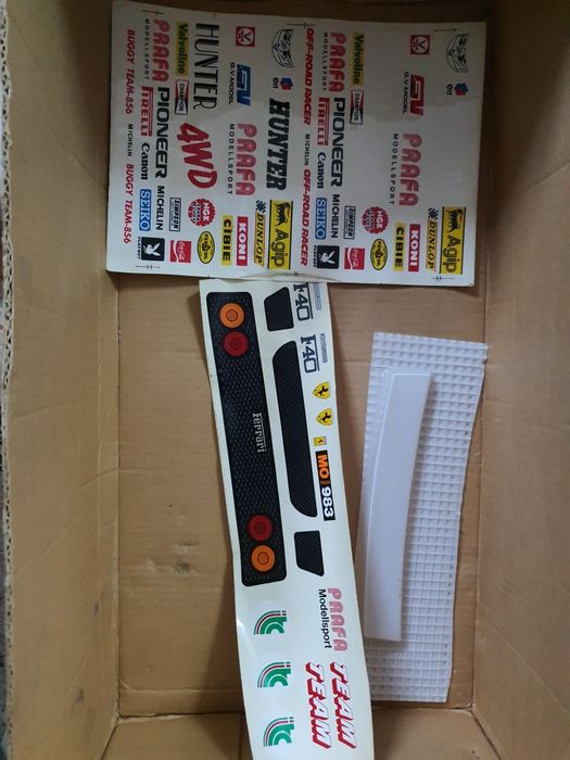 Ferrari F40 telecomandado esc 1:8