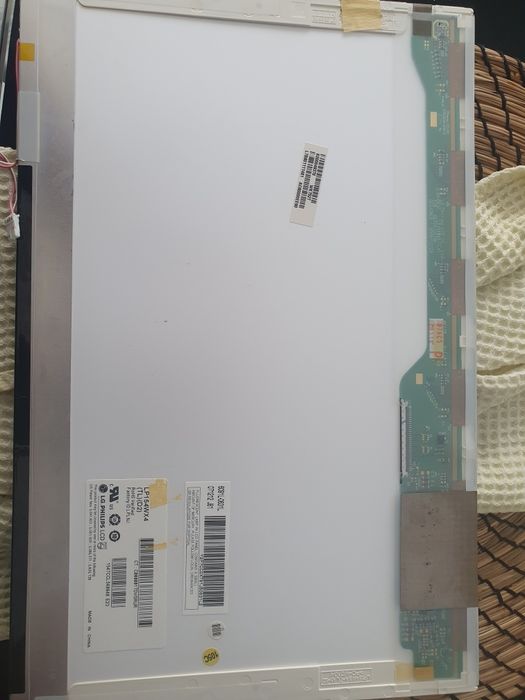 15.4-inch TFT WXGA Display424932996379453441