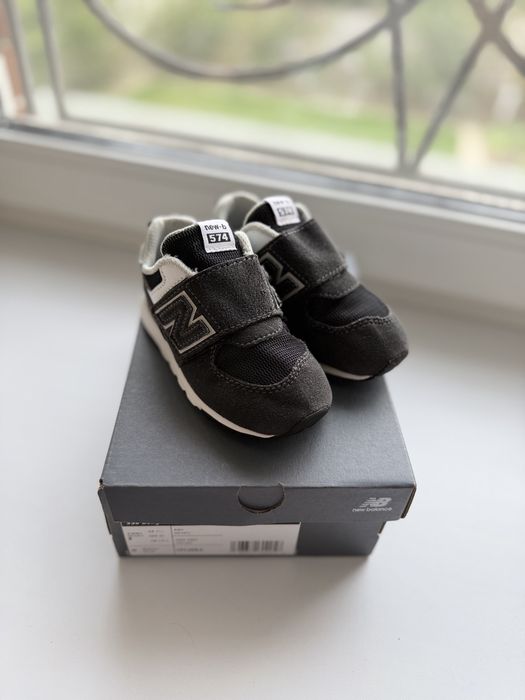 Продам дитячі кросівки New Balance 574 р. 25