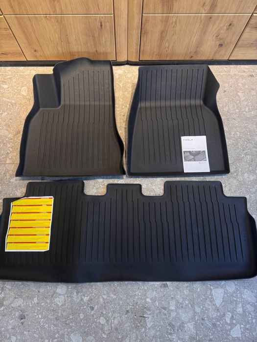 НОВИНКА!!! ОРИГІНАЛЬНІ гумові килимки в салон Tesla Model 3
