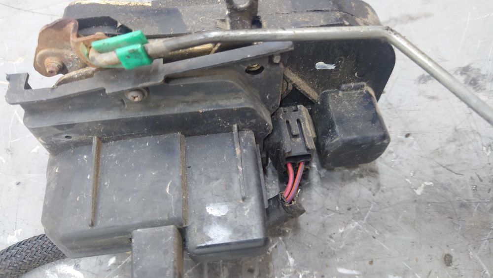 Jeep Grand Cherokee WJ Zamek Drzwi Prawy Przód Przedni