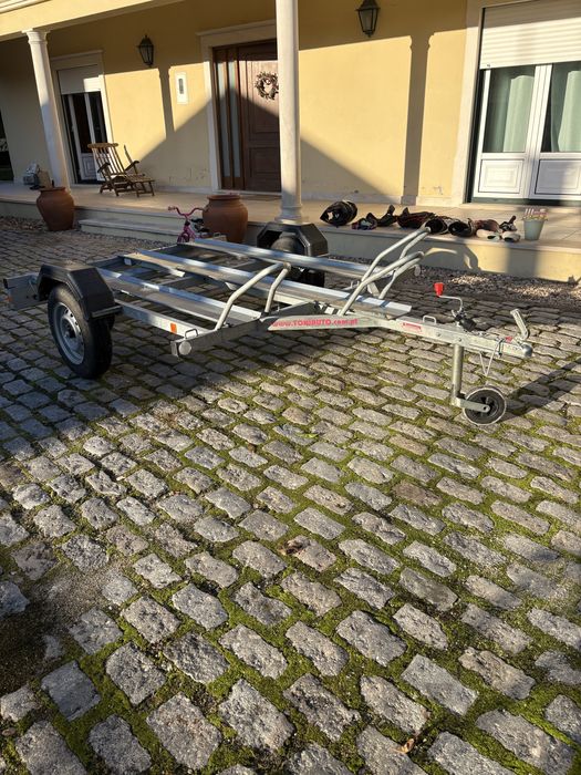 Atrelado para 3 motos Toniauto