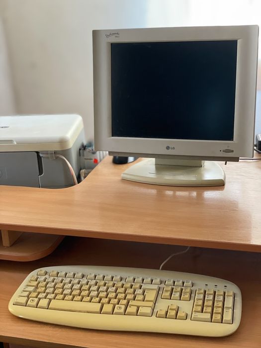 Комп'ютер Принтер + Стіл для комп'ютера