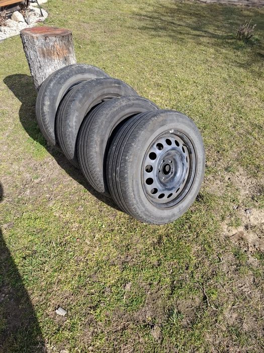 Koła Opel Combo 2020r z oponami letnimi   205/60R16