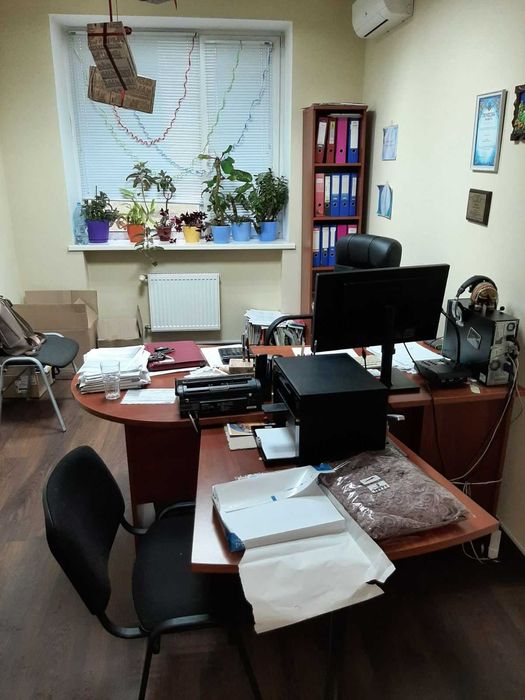 Продаються універсальні приміщення в м. Черкаси