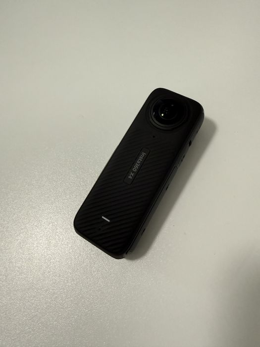 INSTA 360 X4 COM EXTRAS NUNCA USADA