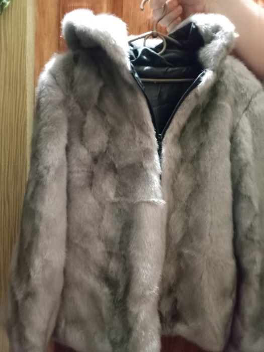 Продам полушубок новый.