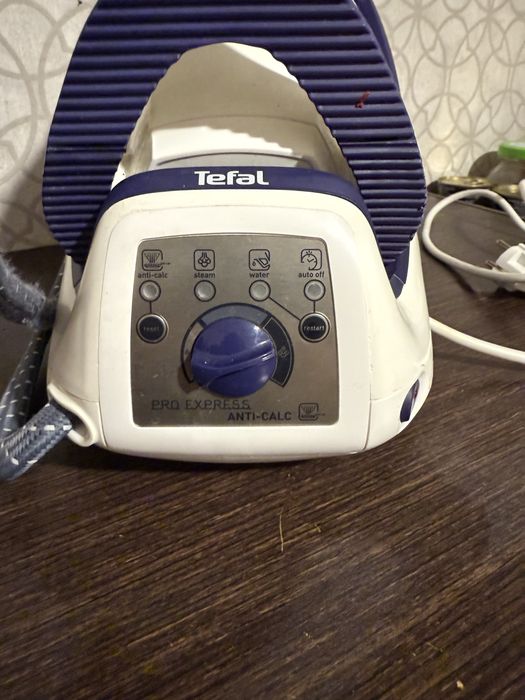 Праска, (утюг) парогенератор Tefal