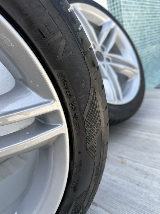Jantes MAM de Liga Leve 18” com pneus 245/40 + 2 Pneus Michelin e-Primacy 225/40