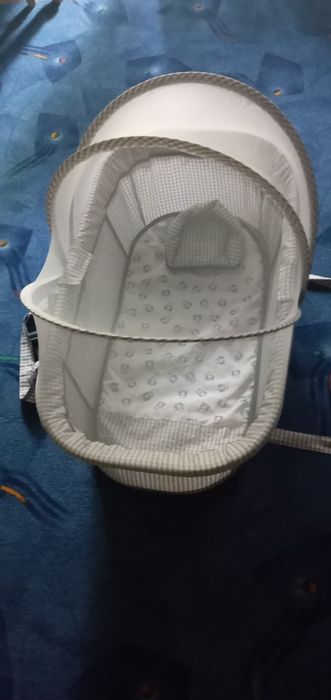 Колыбелька-переноска с москитной сеткой в кроватку плюс пеленатор.