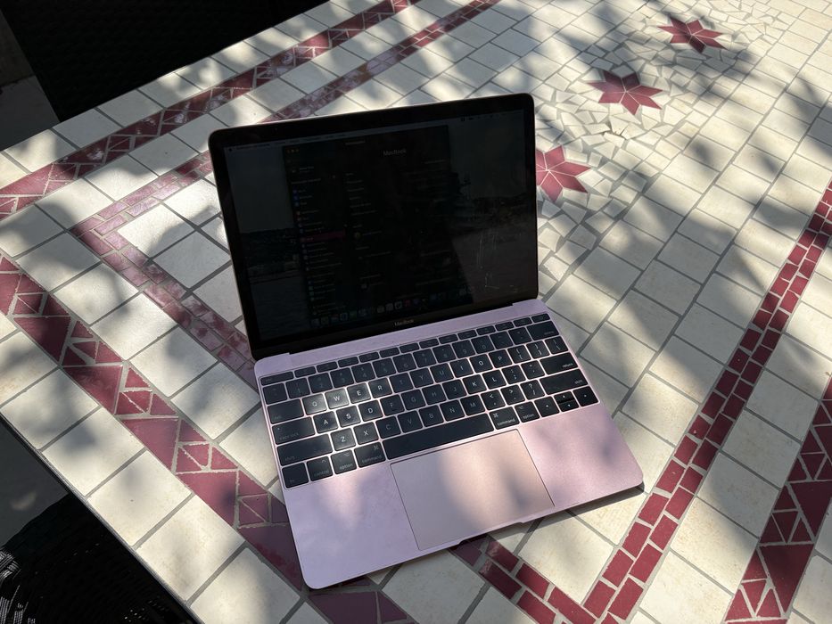 MacBook Retina 12” 2017 - Rose Gold - 8GB RAM / 512GB SSD