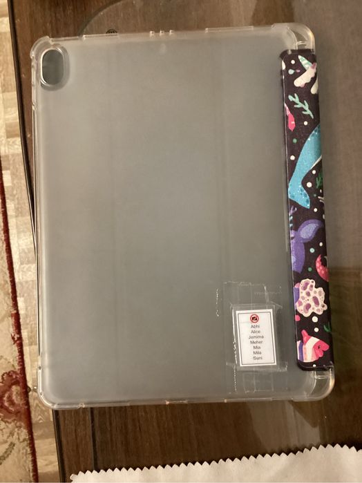 Продаются два чехла на айпад 10,9 и 10,2 дюйма