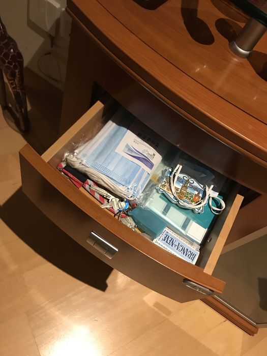 Móvel de entrada com espelho