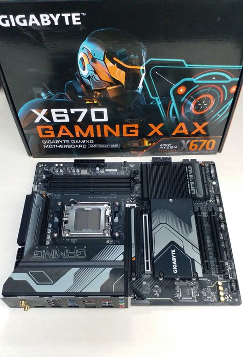 Gigabyte  X670 Gaming X AX  AM5  DDR5