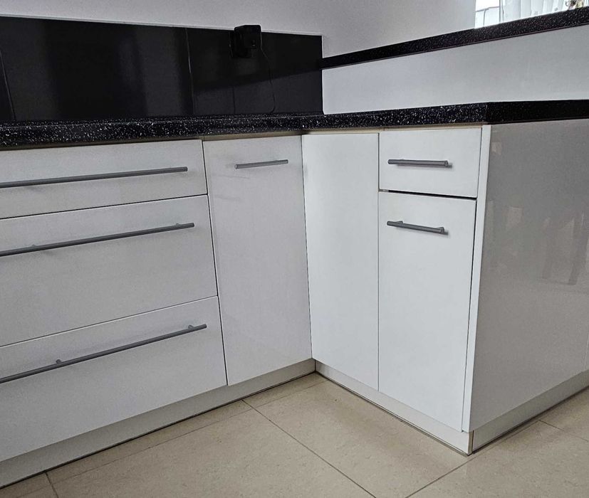 Meble kuchenne białe, połysk