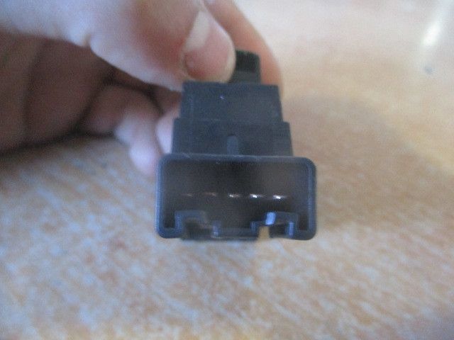 Comando / botão / interruptor vidros trás esquerdo SUZUKI Grand Vitara